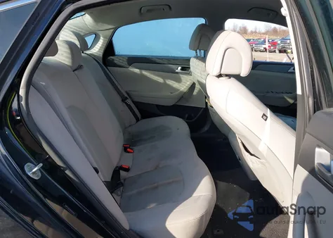 2017 Hyundai Sonata z USA, uszkodzony, nr VIN 5NPE24AF9HH510632